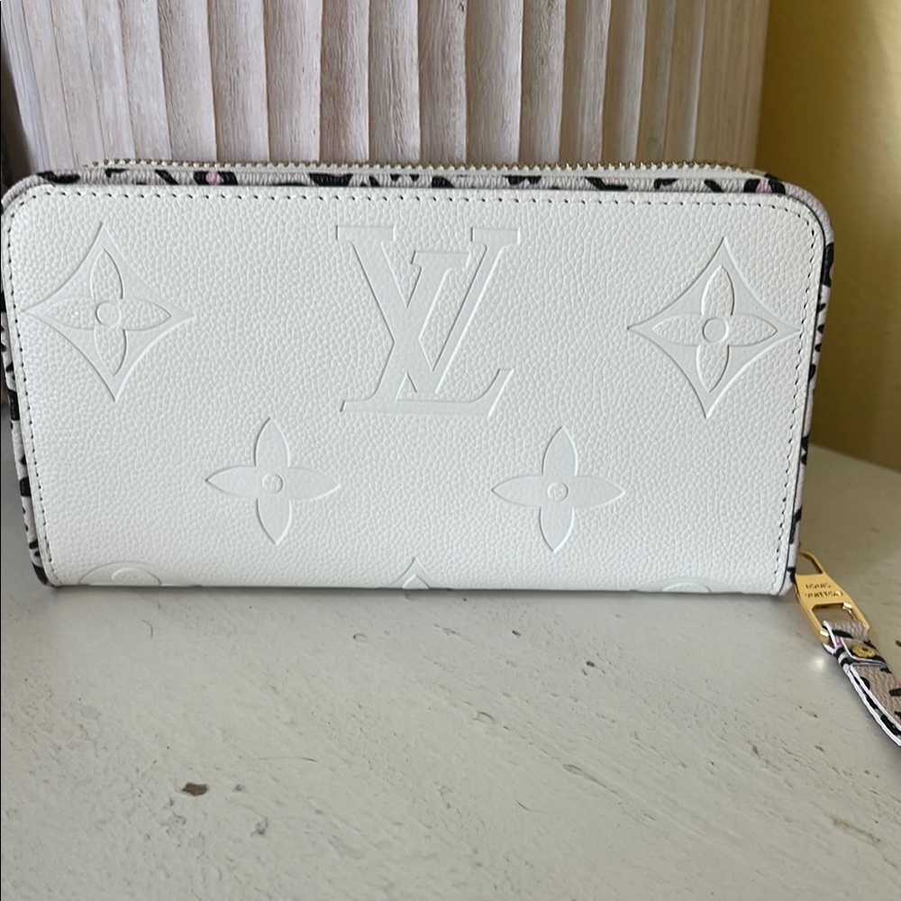 Louis Vuitton White Wallet